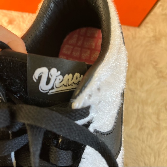 Rare Nike panda fur shoes - Picture 3 of 13